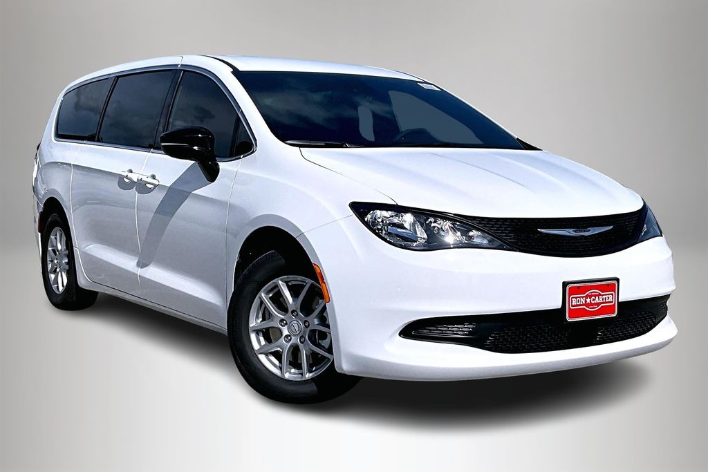 2025 Chrysler Voyager LX