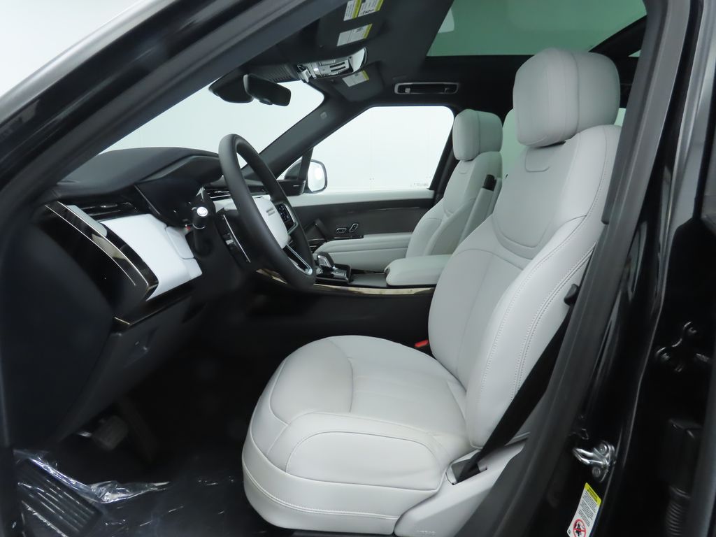 Thumbnail: 2025 Land Rover Range Rover Sport - 21