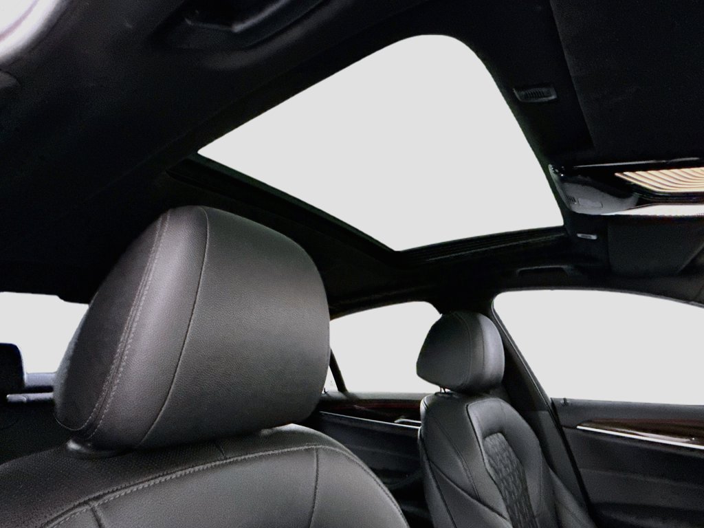Thumbnail: 2021 BMW 5 Series - 18