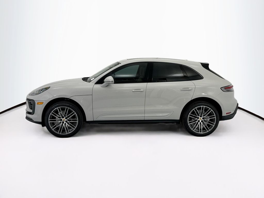 Thumbnail: 2026 Porsche Macan - 2