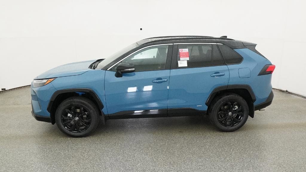 Thumbnail: 2025 Toyota RAV4 - 15