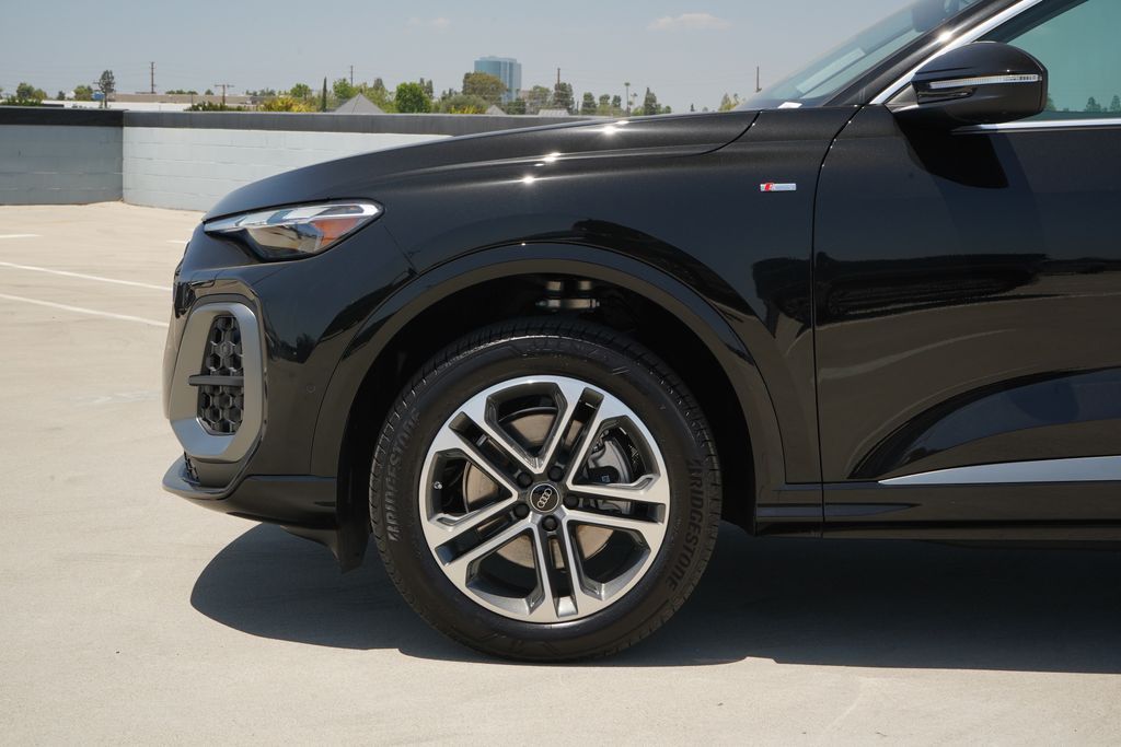 Thumbnail: 2026 Audi Q5 - 2