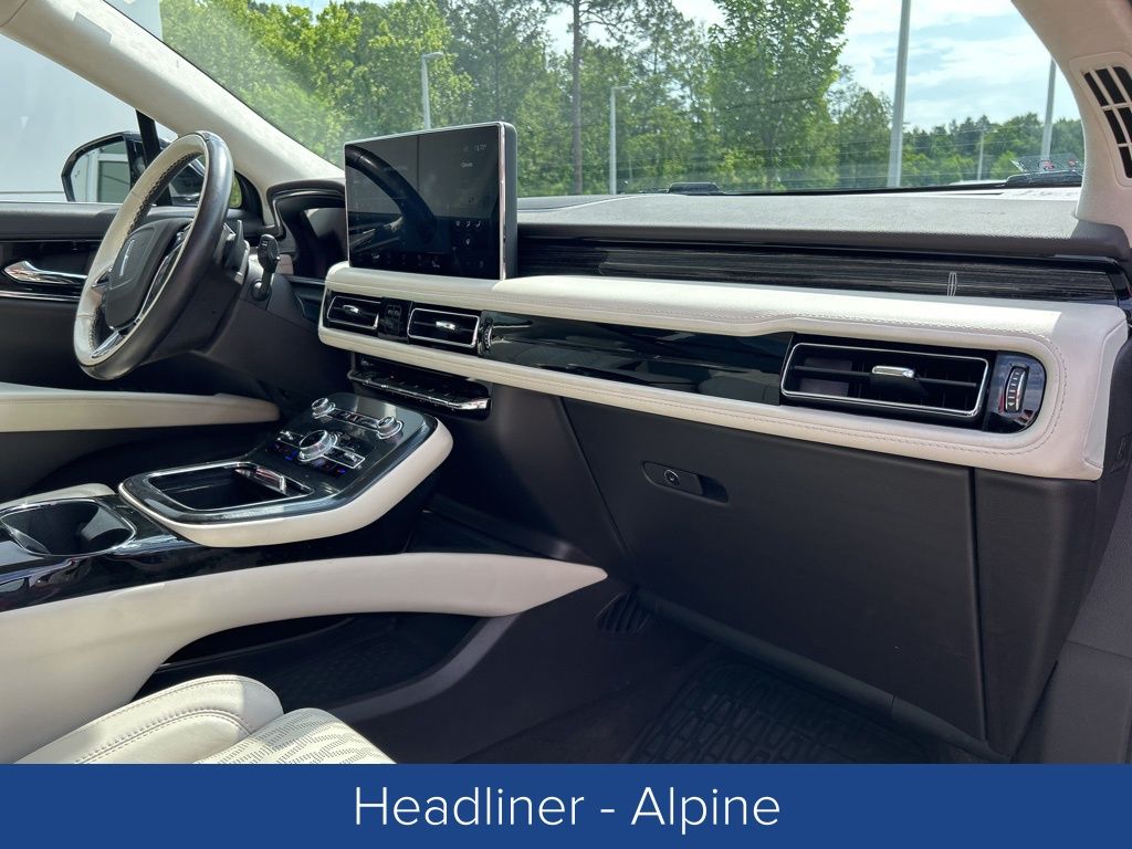 2022 Lincoln Nautilus Black Label