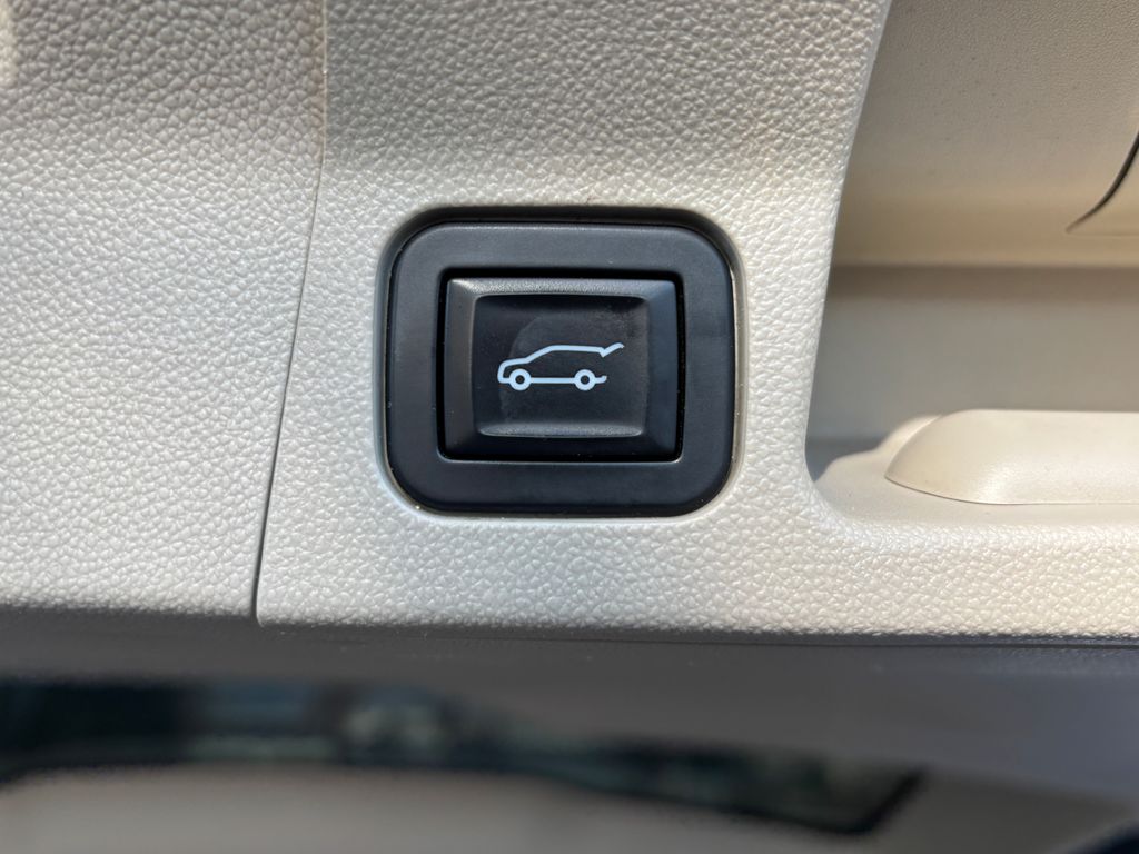 Thumbnail: 2019 GMC Acadia - 31