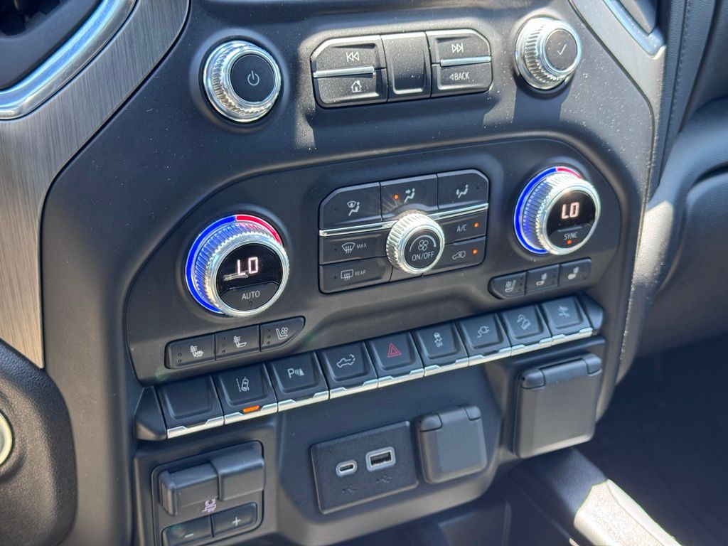 GMCSierra 2500HD32