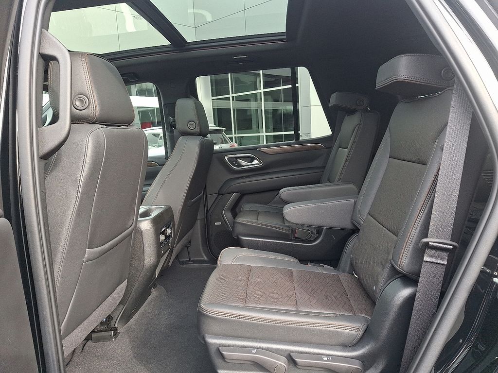 Thumbnail: 2022 Chevrolet Tahoe - 10