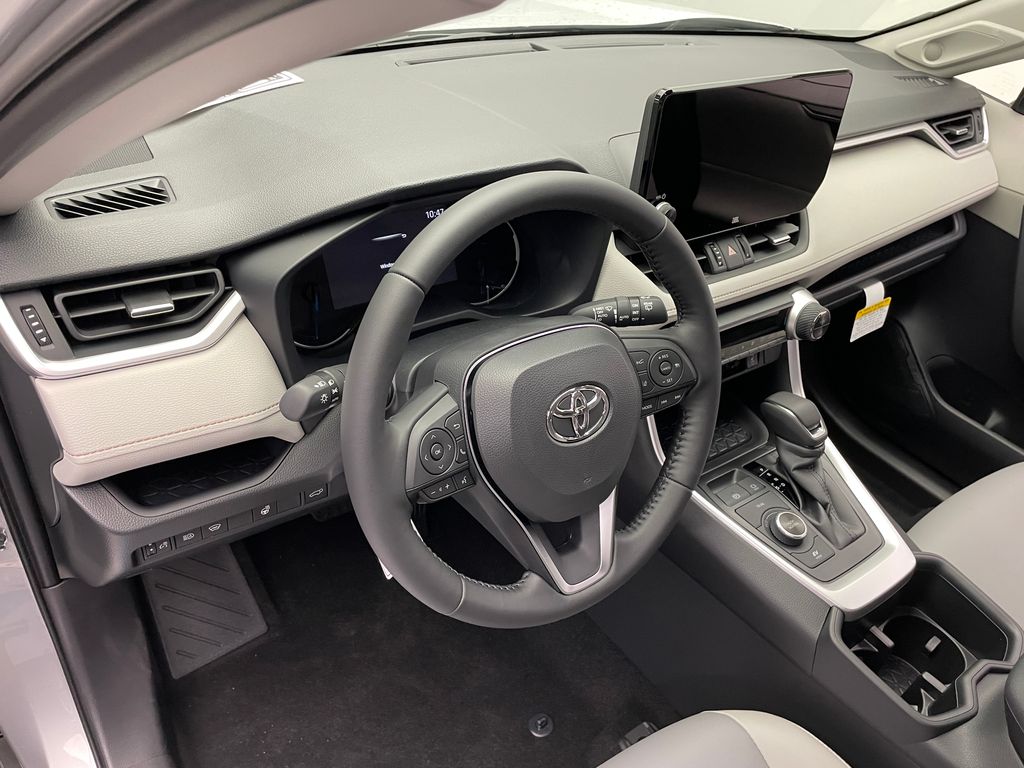 Thumbnail: 2025 Toyota RAV4 - 11