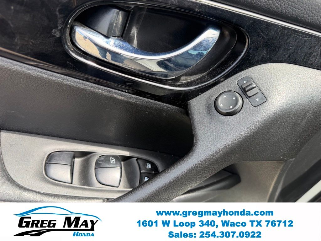 2017 Nissan Rogue Sport SL - 10