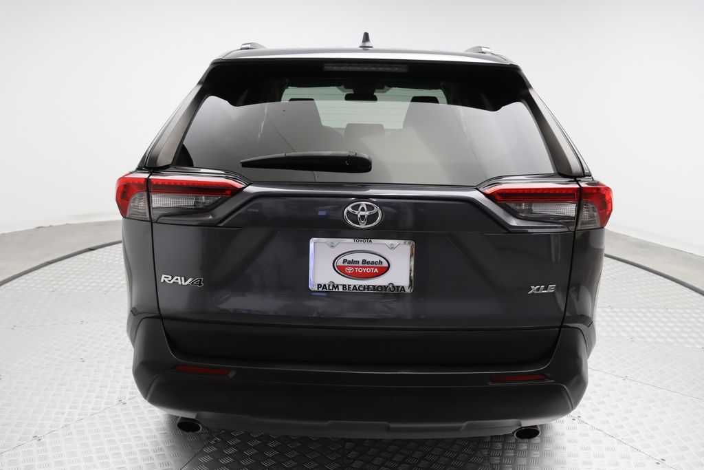 2021 Toyota RAV4 XLE 10