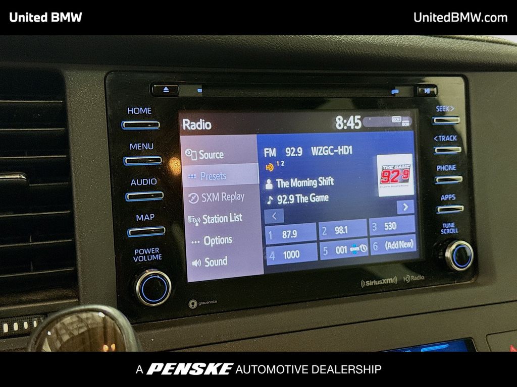 Thumbnail: 2020 Toyota Sienna - 8