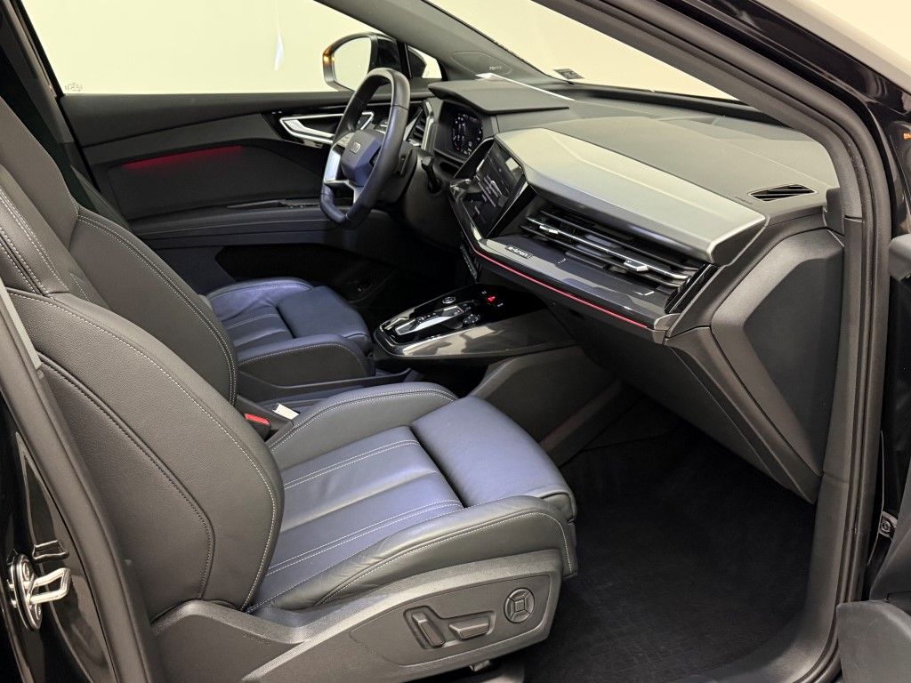 Thumbnail: 2022 Audi Q4 e-tron - 18