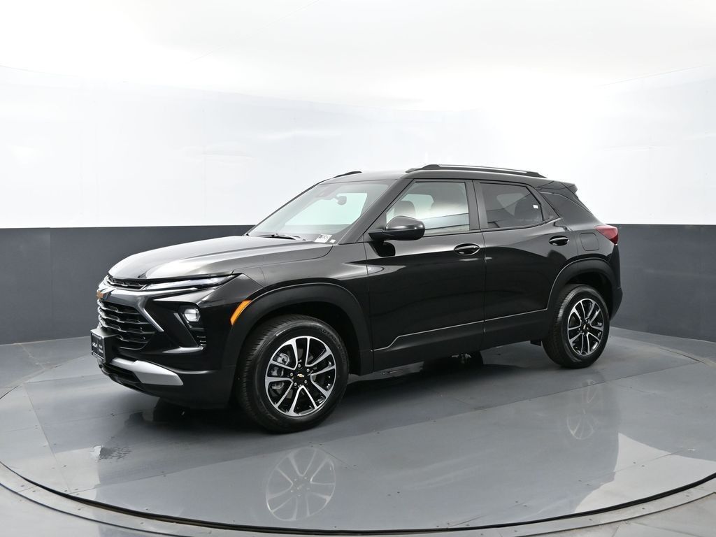Mosaic Black Metallic 2025 Chevrolet Trailblazer SUV / Crossover Four-Wheel Drive 9-Speed Automatic