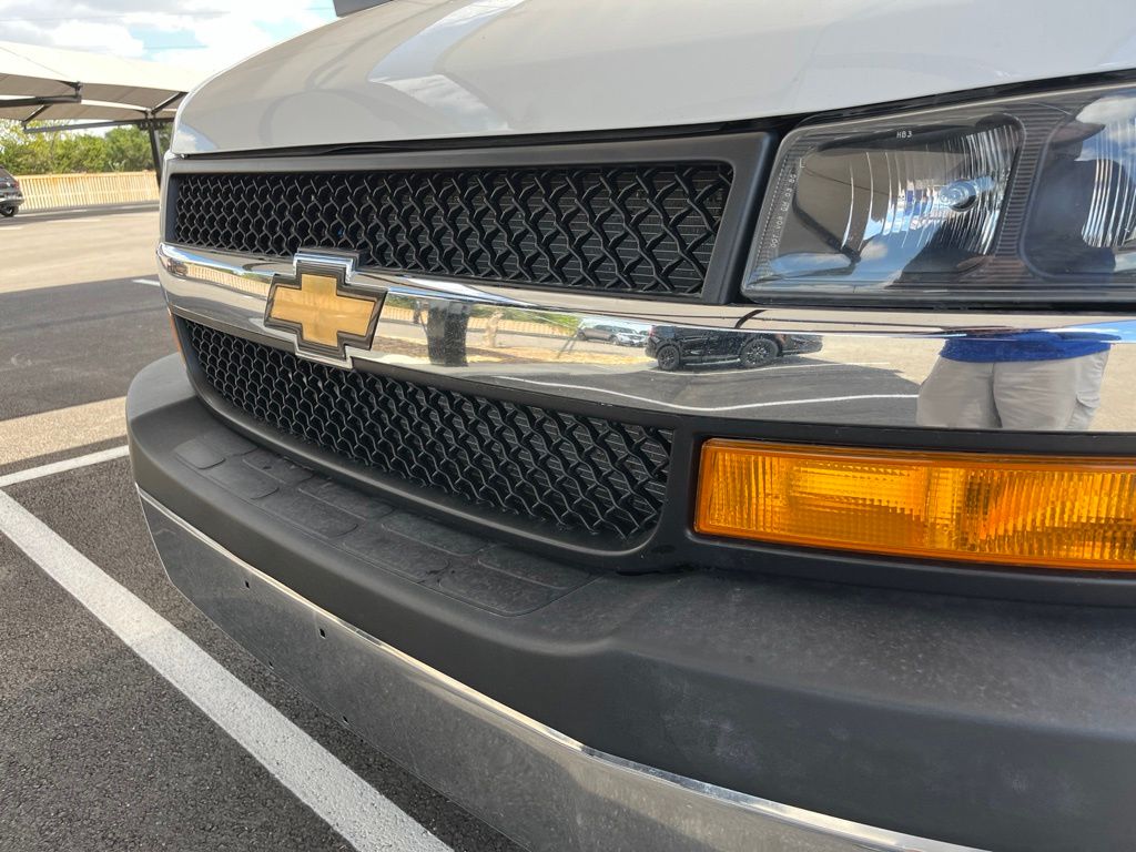 Thumbnail: 2025 Chevrolet Express - 16
