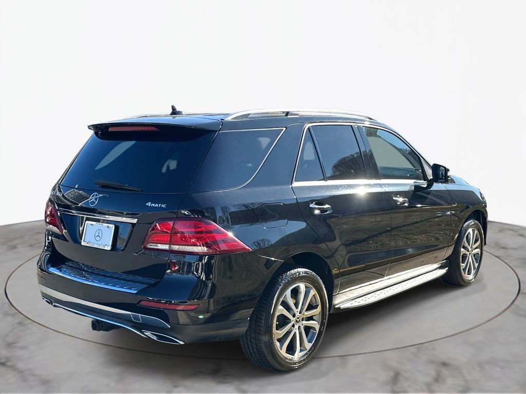 Thumbnail: 2017 Mercedes-Benz GLE - 9