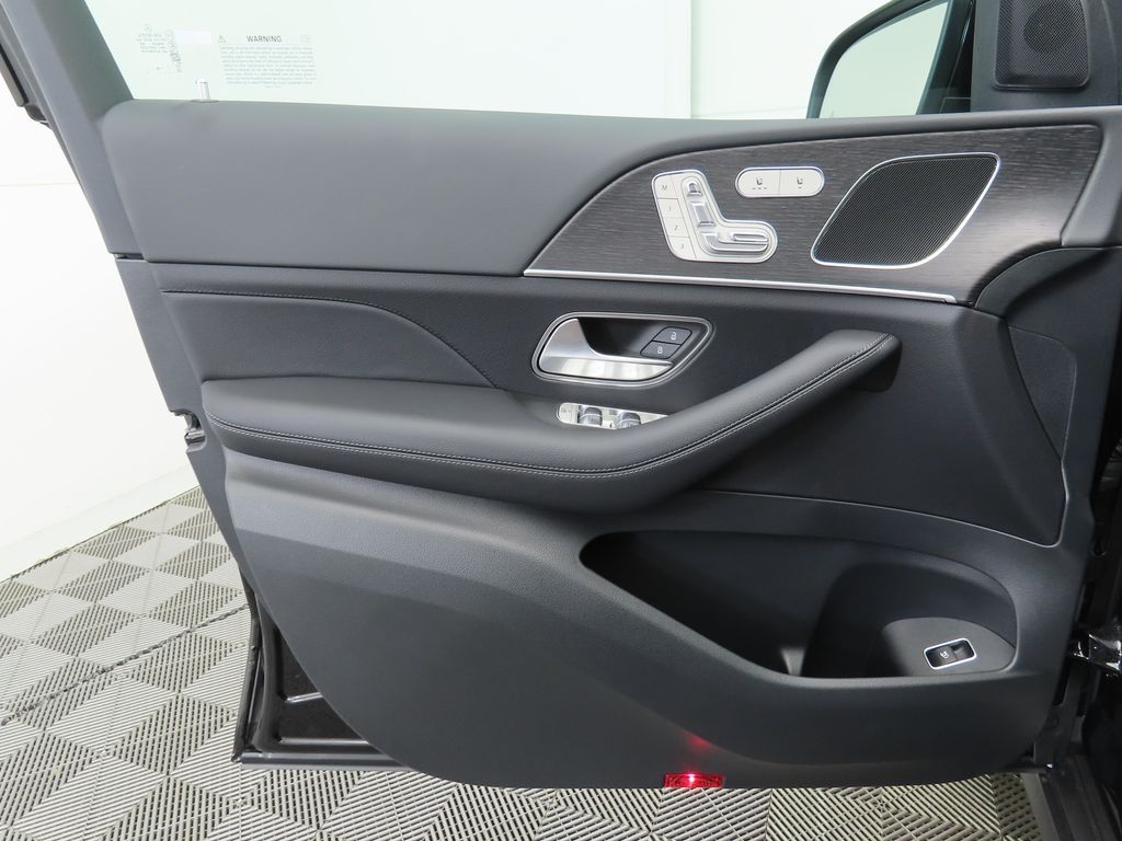 Thumbnail: 2026 Mercedes-Benz GLE - 24