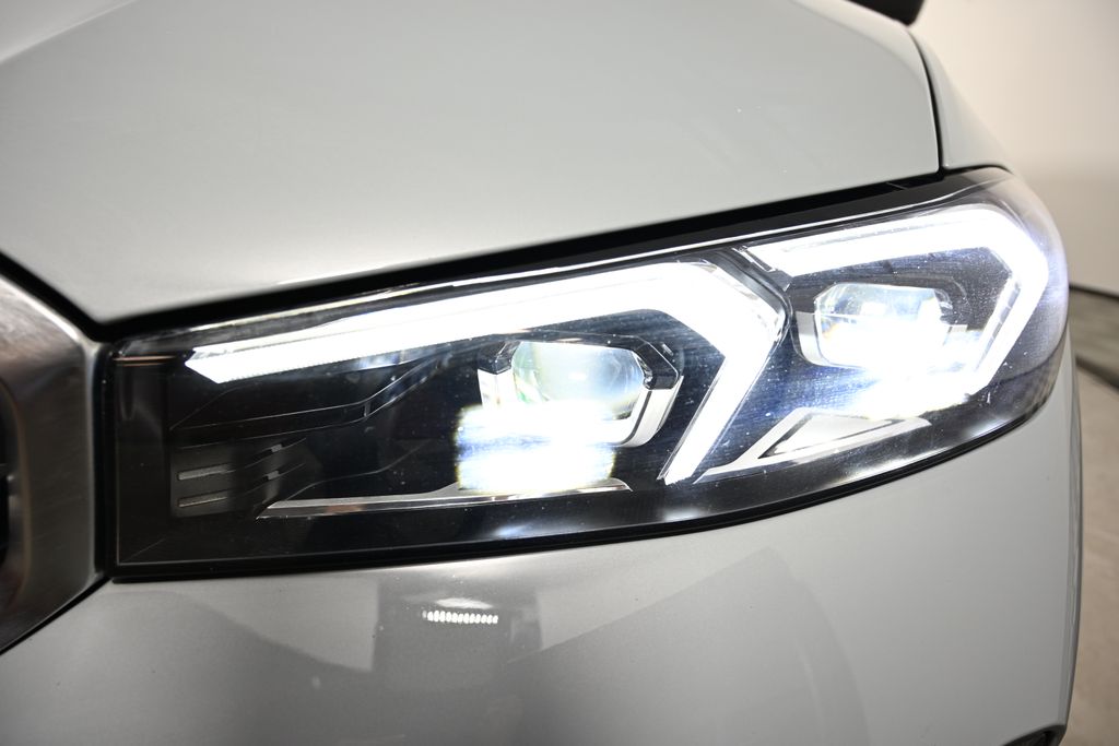 Thumbnail: 2024 BMW 3 Series - 9