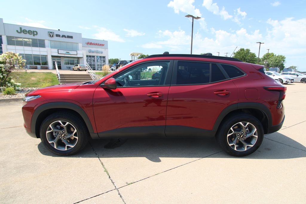 Used 2024 Chevrolet Trax SUV