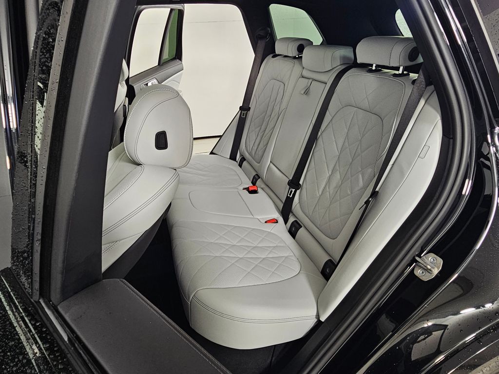 Thumbnail: 2023 BMW X5 - 21