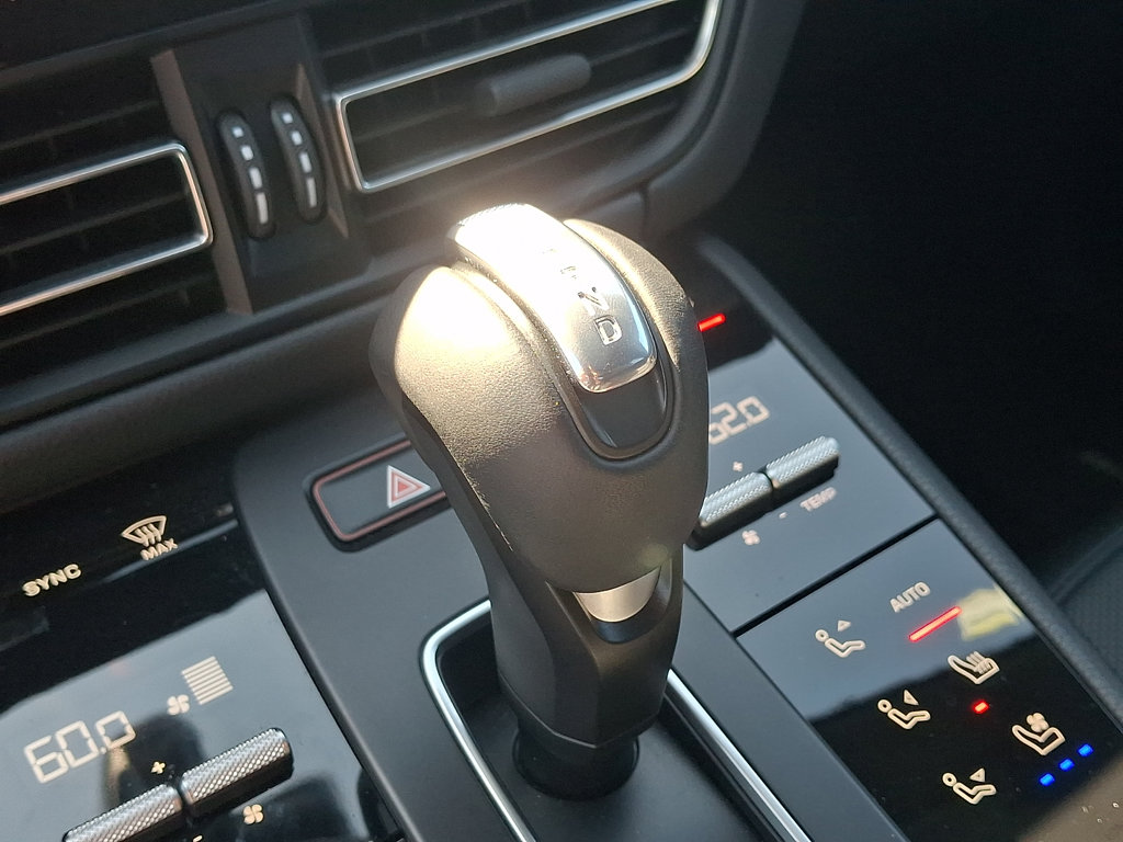Thumbnail: 2023 Porsche Macan - 16