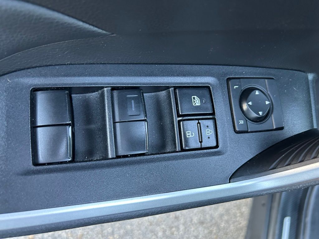 Thumbnail: 2022 Toyota RAV4 - 16