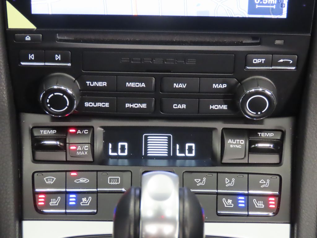 Thumbnail: 2017 Porsche 911 - 26