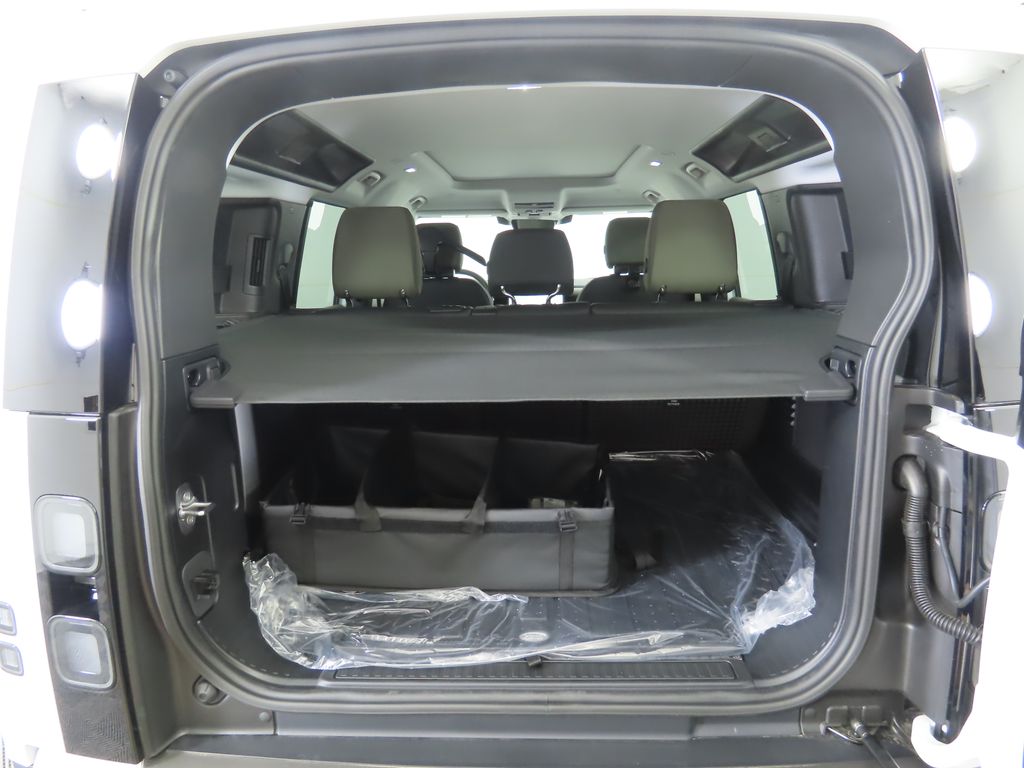 Thumbnail: 2026 Land Rover Defender - 30