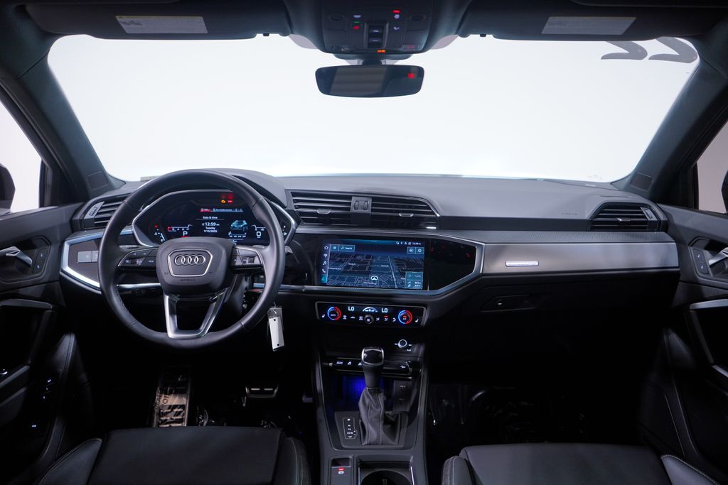 Thumbnail: 2022 Audi Q3 - 10
