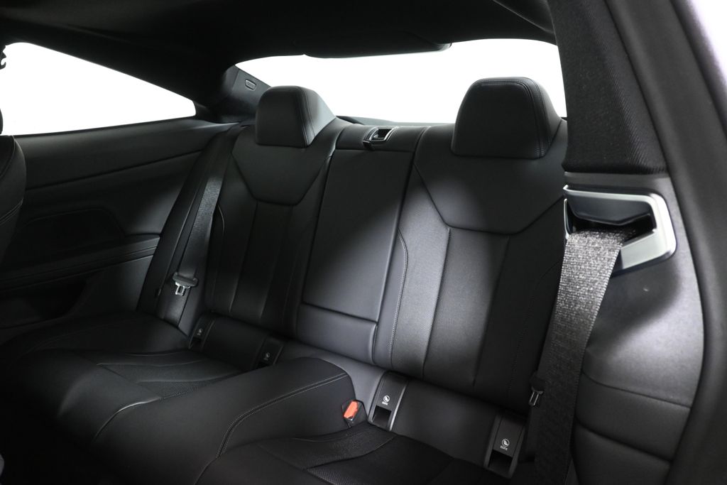 Thumbnail: 2027 BMW 4 Series - 4