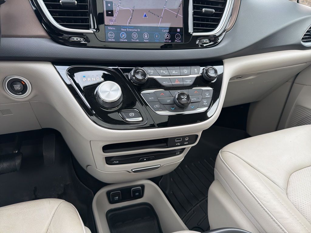 Thumbnail: 2019 Chrysler Pacifica - 16