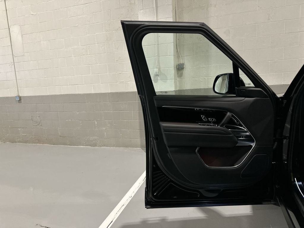 Thumbnail: 2026 Land Rover Range Rover - 9