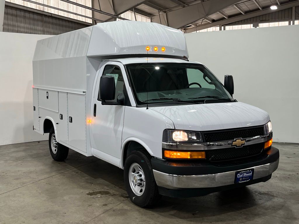 2025 Chevrolet Express 3500 Work Van