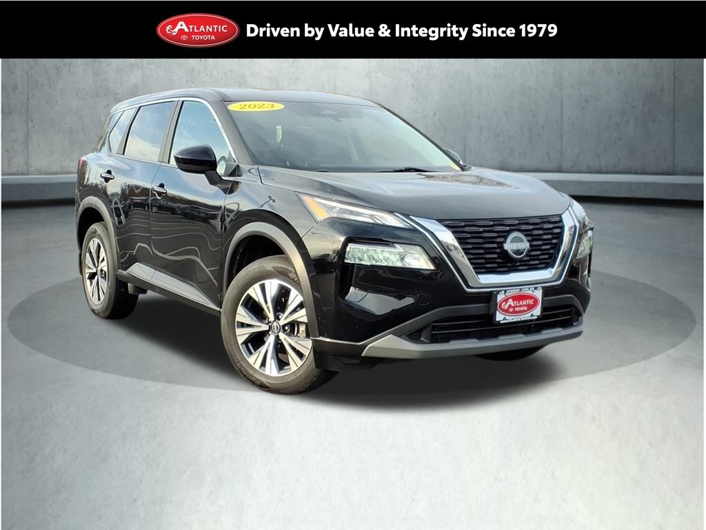 2023 Nissan Rogue SV's photo