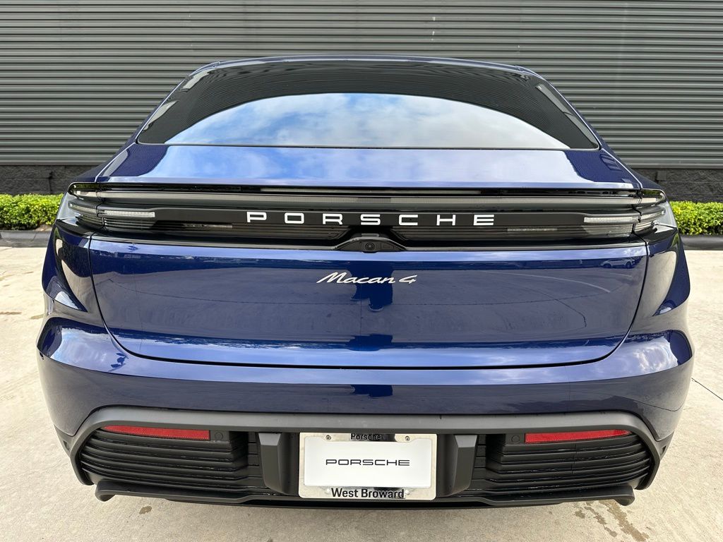 Thumbnail: 2025 Porsche Macan - 12