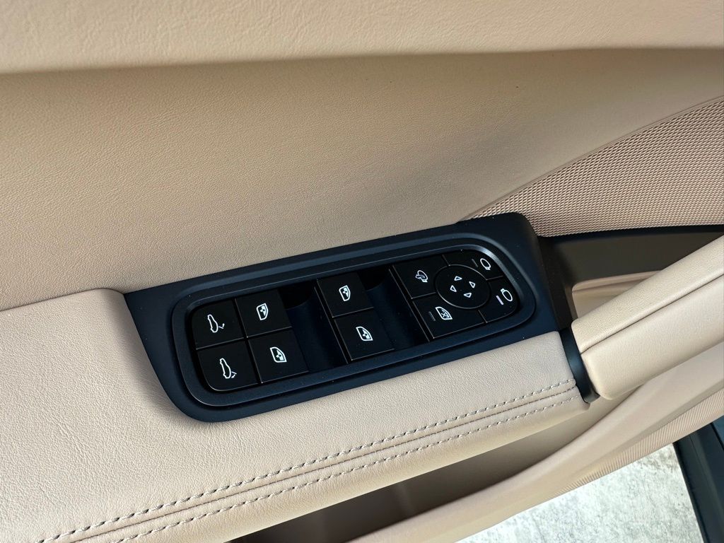 Thumbnail: 2026 Porsche Cayenne - 21