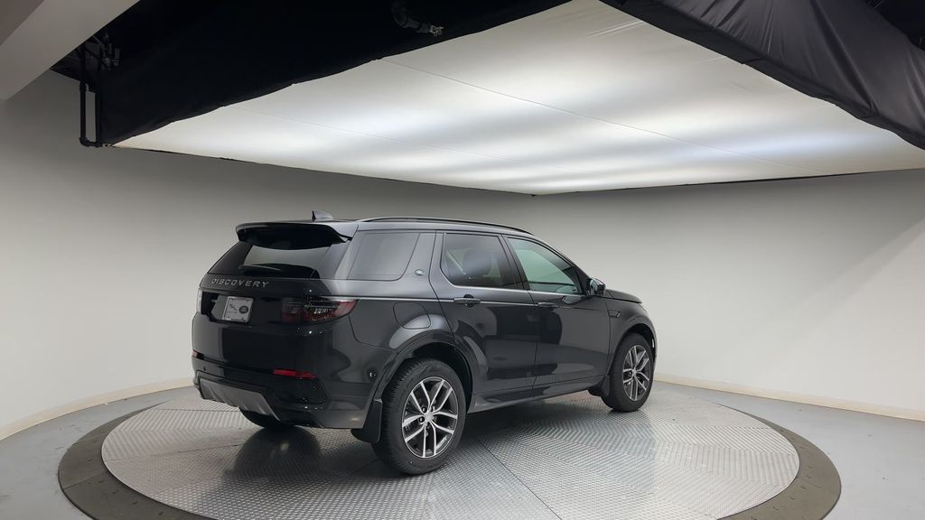 2024 Land Rover Discovery Sport S 8