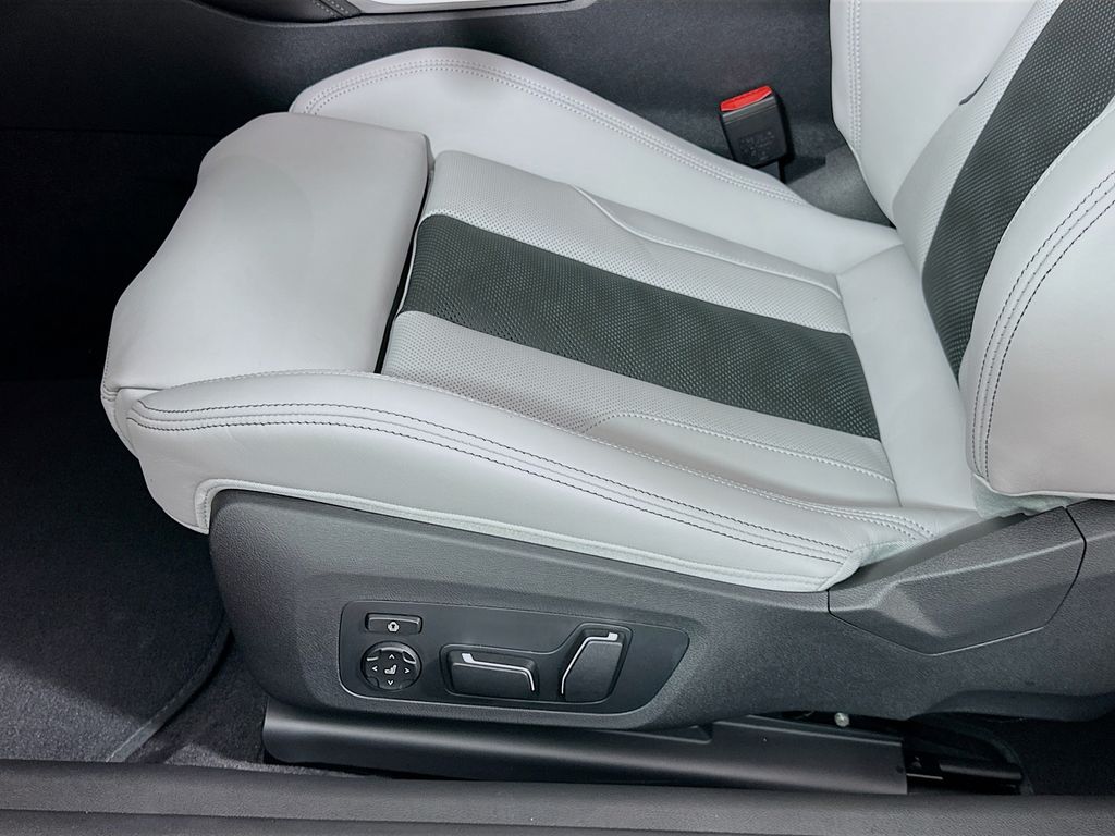 Thumbnail: 2026 BMW M4 - 21