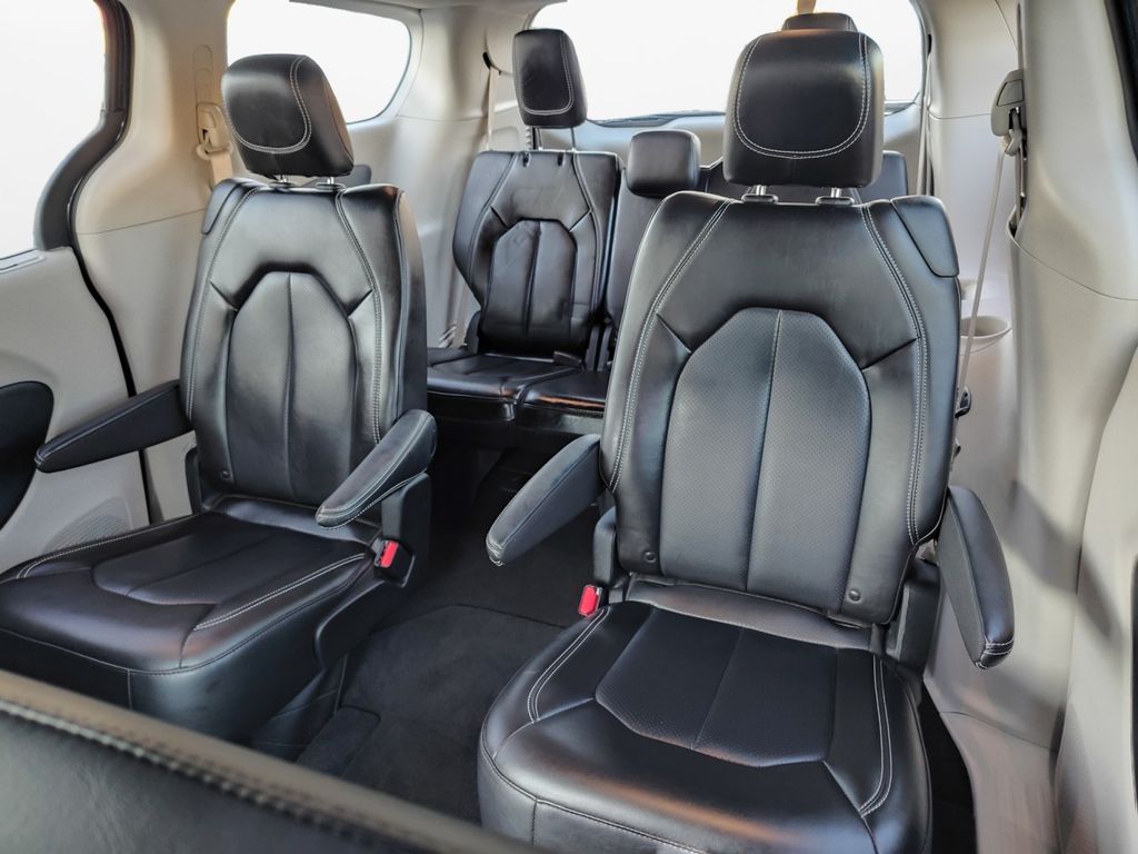 Used Car 2023 Chrysler Pacifica  Touring L For Sale Under $30,000 In Austin, Texas