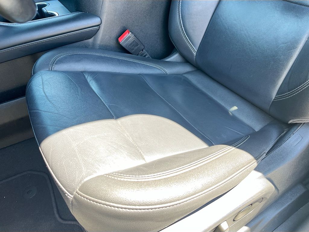Used 2021 Beige Chevrolet Z71 image 19