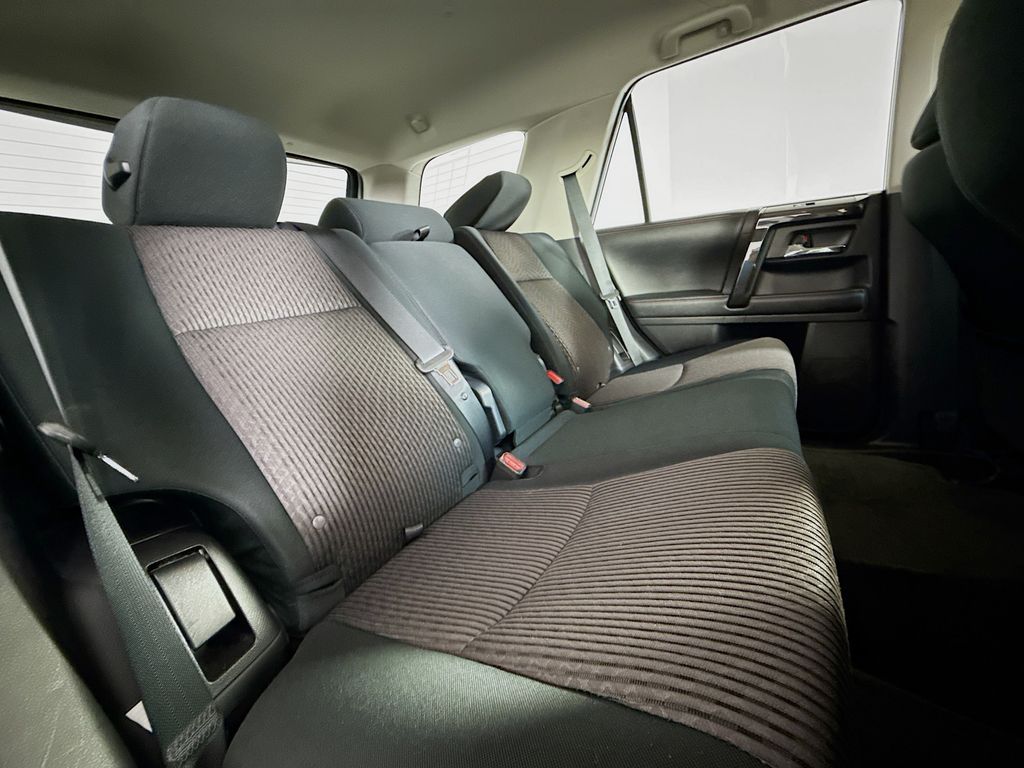 Thumbnail: 2014 Toyota 4Runner - 25