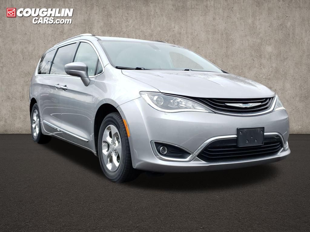 2019 Chrysler Pacifica Hybrid Touring L FWD