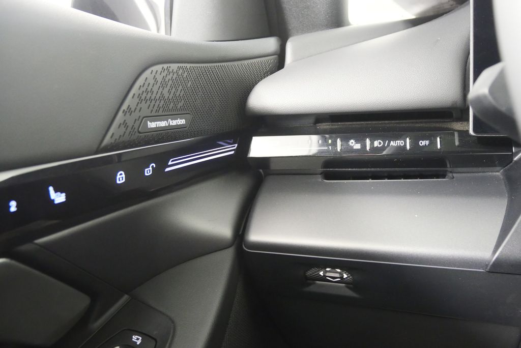 2024 BMW 5 Series 530i 19
