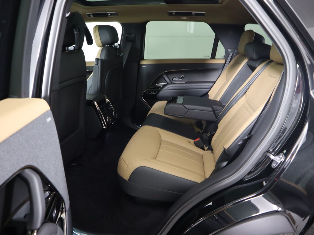 Thumbnail: 2026 Land Rover Range Rover Sport - 22