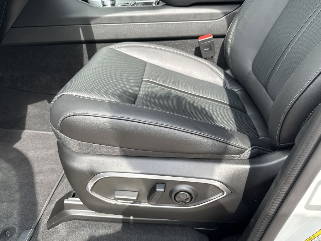 2026 Jeep Grand Wagoneer L  White/off-white at River Oaks CDJR