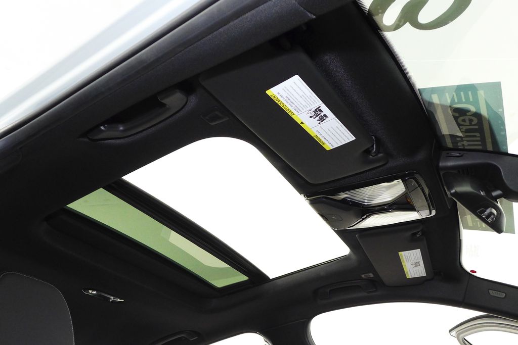 Thumbnail: 2023 BMW 3 Series - 18