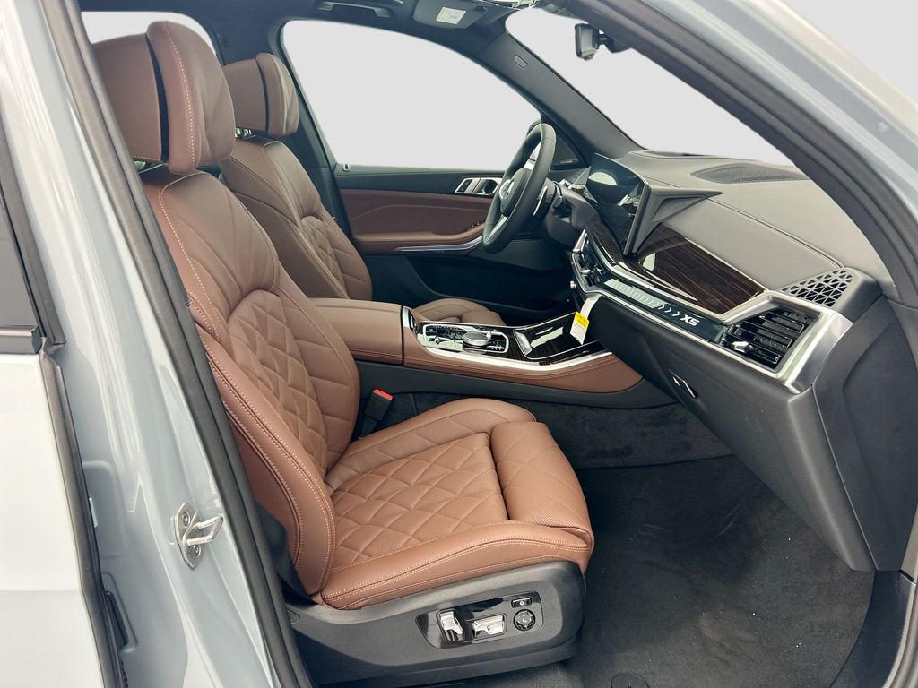 Thumbnail: 2026 BMW X5 - 19