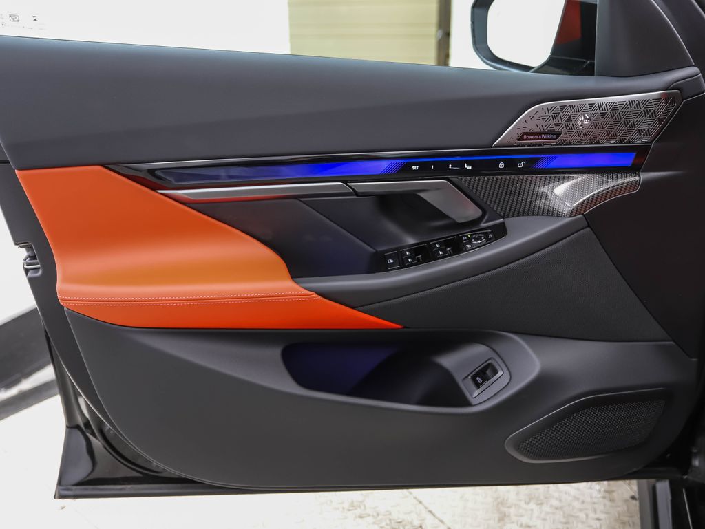 Thumbnail: 2027 BMW M5 - 10