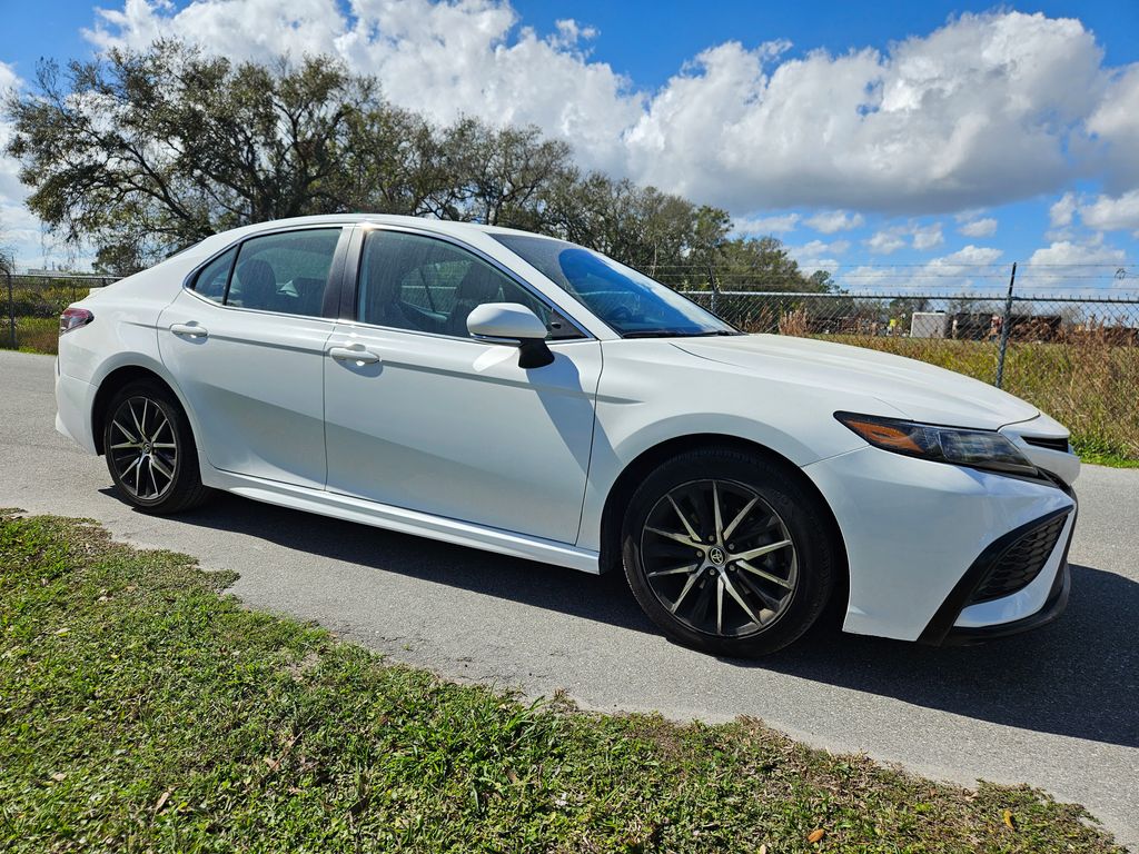 2023 Toyota Camry SE 7