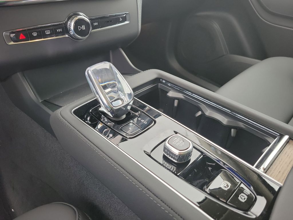 new 2026 Volvo XC90 car, priced at $68,330