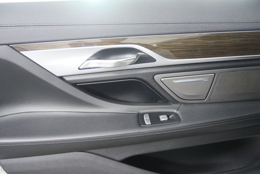 Thumbnail: 2018 BMW 7 Series - 14