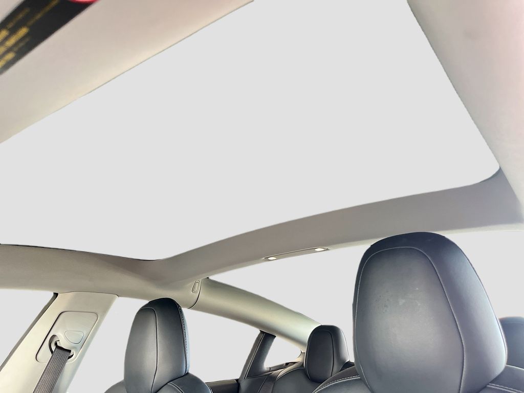 Used 2018 Red Tesla Mid Range image 21